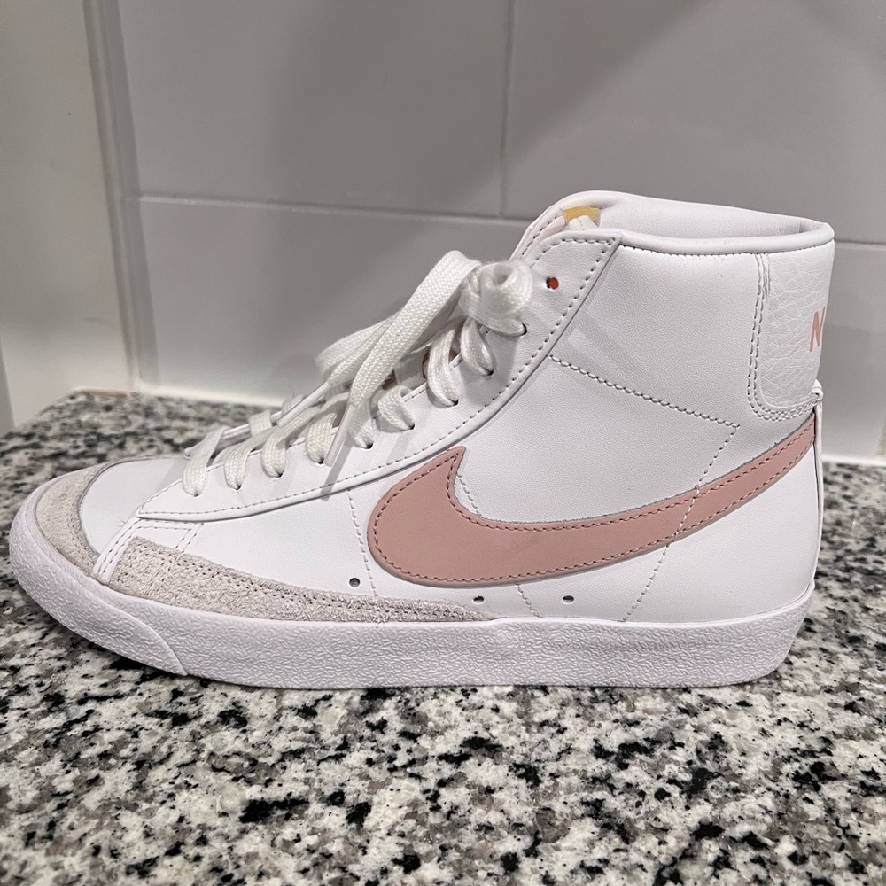 Nike Blazer Mid '77 Vintage White Pink Oxford 2021 Womens Size 10 EUC